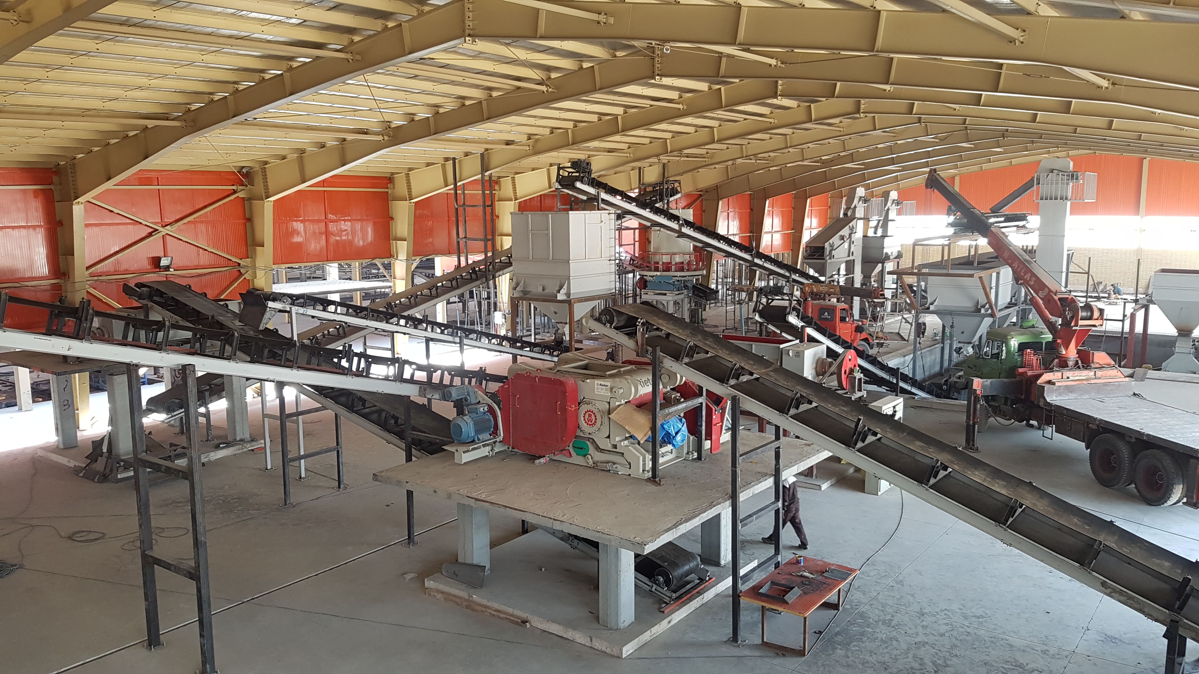 تجهیزات اصلی کارخانه آجر و نقش آن‌ها